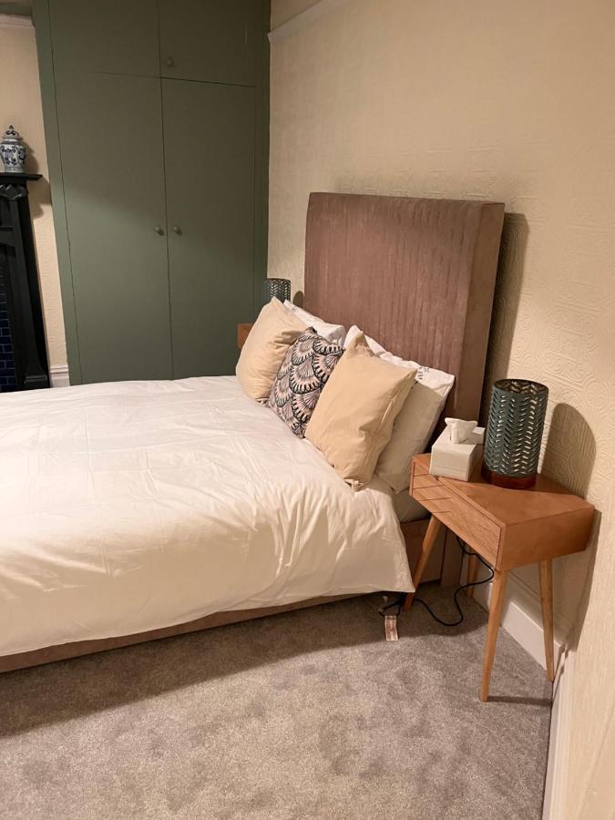 Luxury Cosy Retreat Apt London Exterior photo