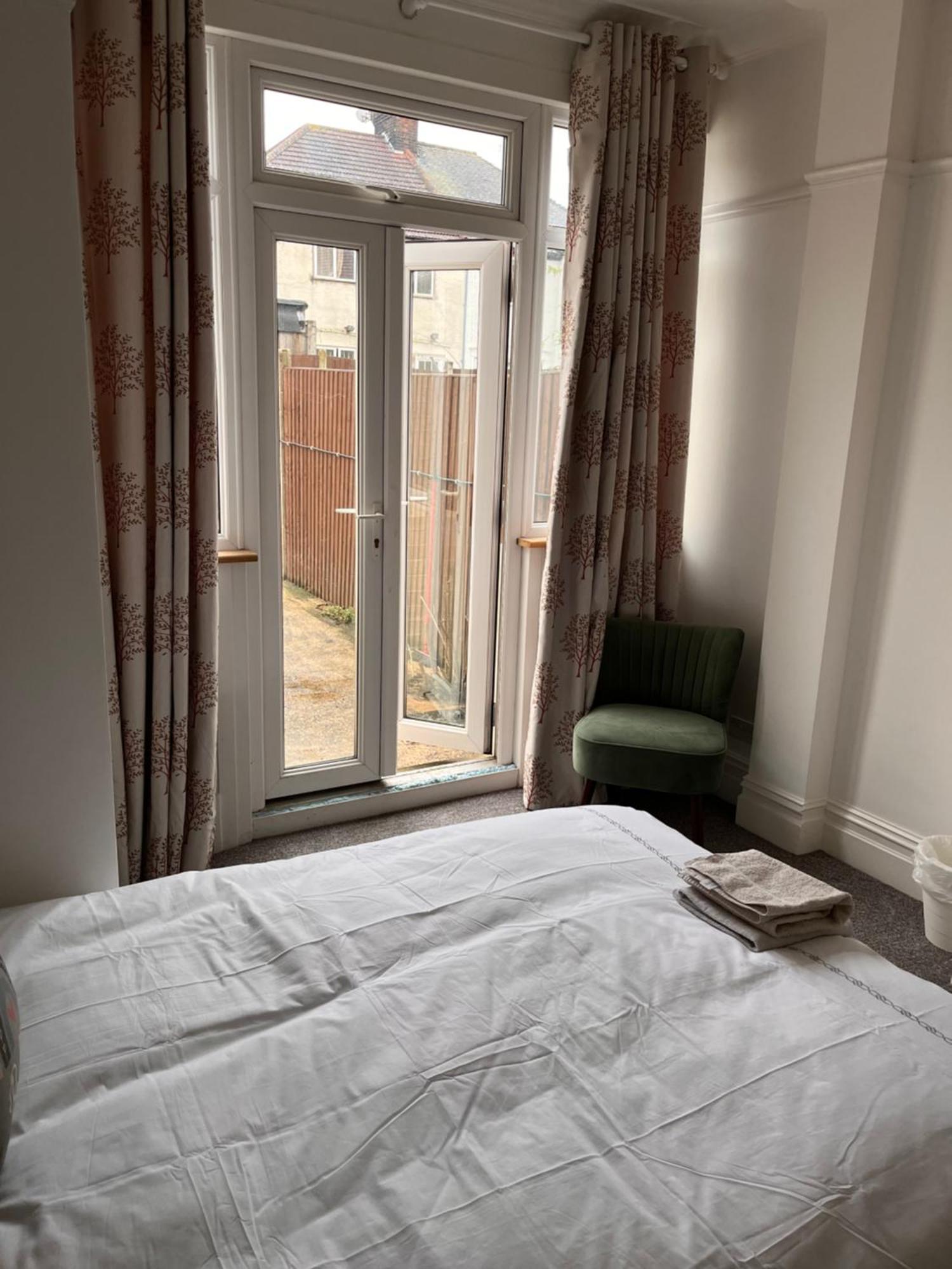 Luxury Cosy Retreat Apt London Exterior photo